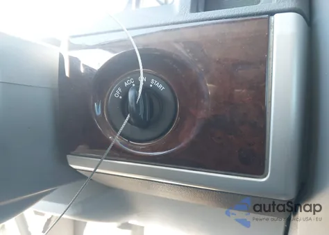 2010 Chrysler Town & Country Touring из США, поврежденный, VIN 2A4RR5D18AR253100